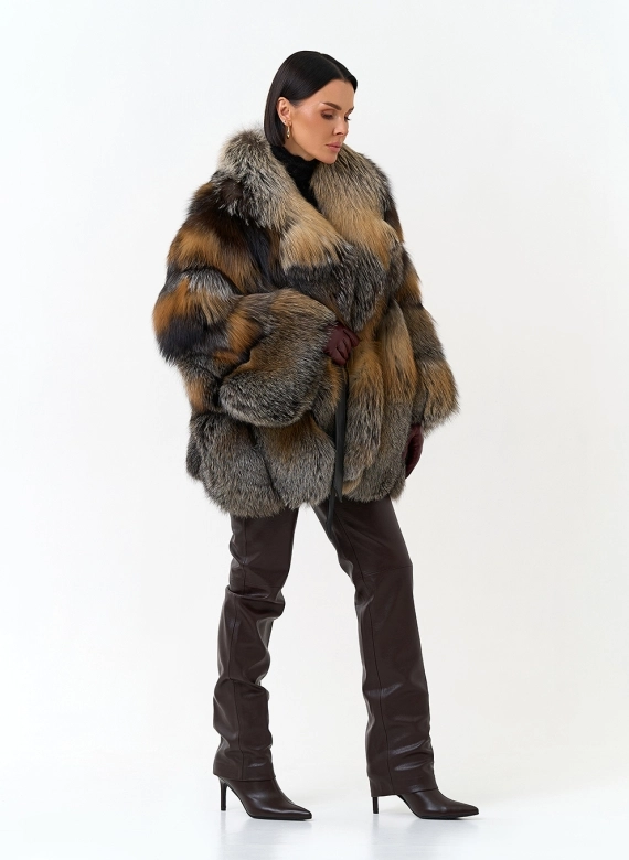 Шуба из меха лисы с поясом фото