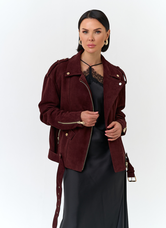 Женская куртка из натуральной замши бордового цвета