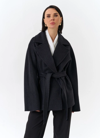 Женское укороченное пальто с английским воротником фото