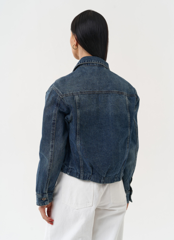 Женская джинсовая куртка синего цвета