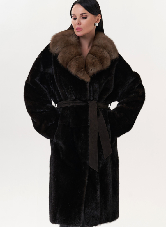 Шуба из норки с воротником из куницы