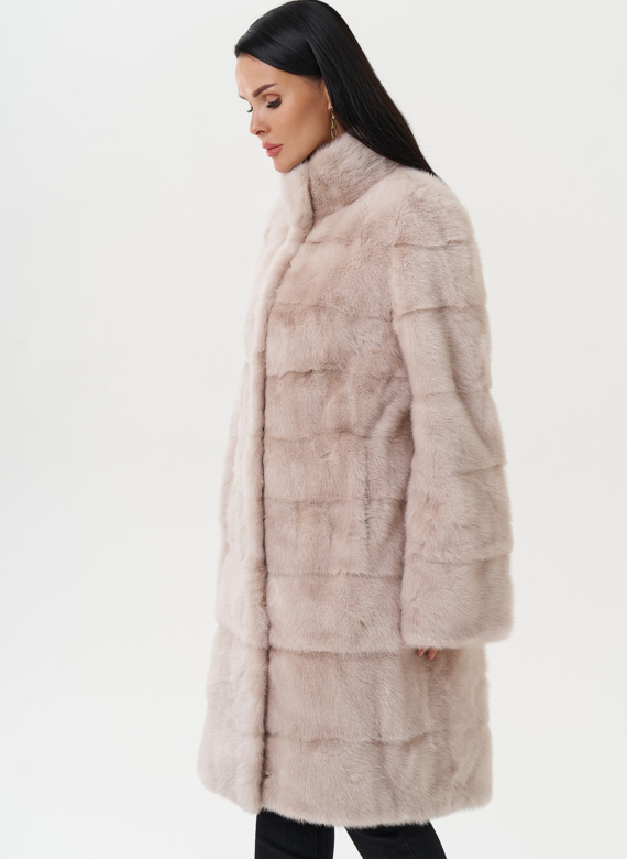 Светлая норковая шуба с воротником стойкой