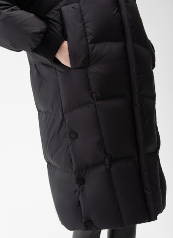 Женский пуховик с капюшоном 