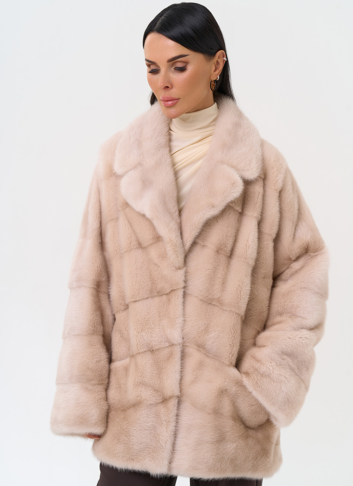 Укороченная шуба из меха норки с английским воротником