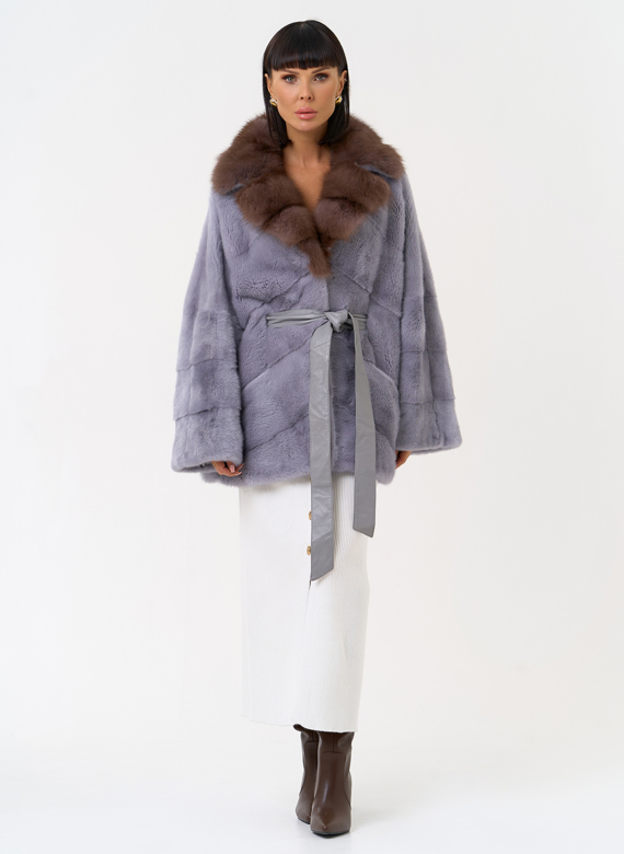 Женская шуба из меха норки с воротником из меха куницы