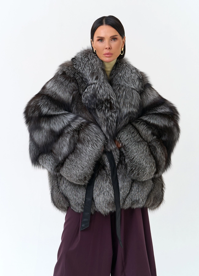 Женская шуба из меха чернобурой лисы модель № 34161 меха малина фото