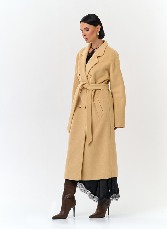 Женское пальто с поясом