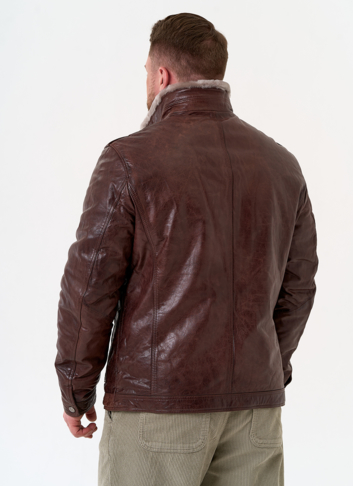 Куртка из натуральной кожи коричневого цвета