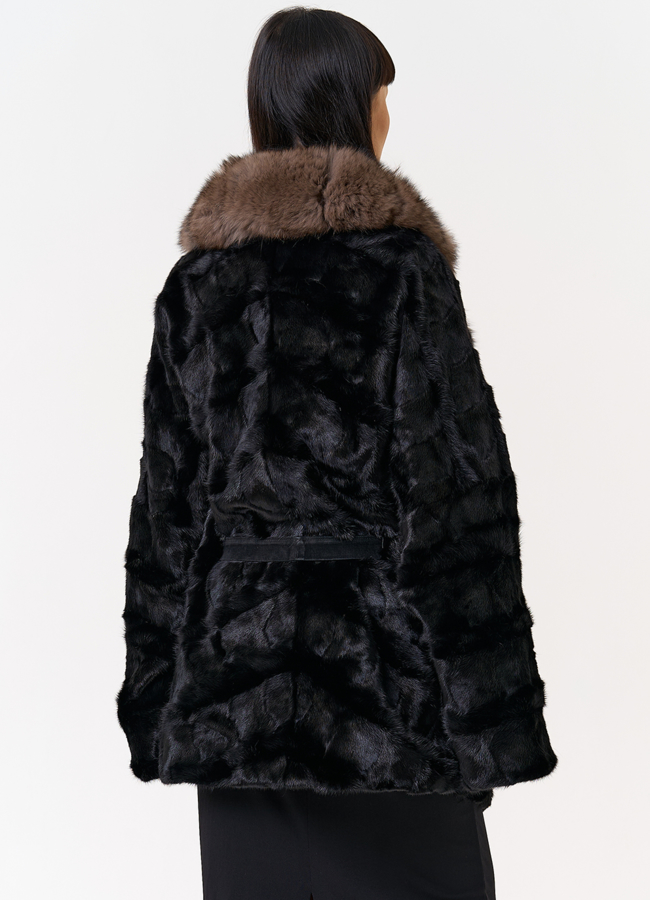 фото Женская шуба из меха норки  воротником из меха песца модель № 32122