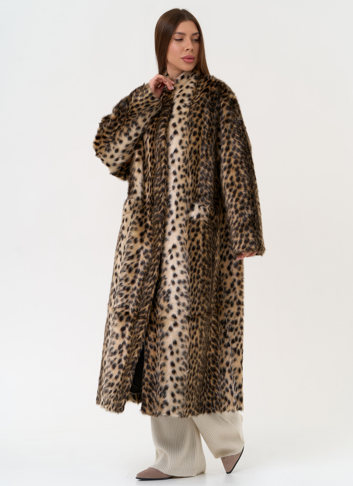 Женская шуба из эко меха с анималистическим принтом