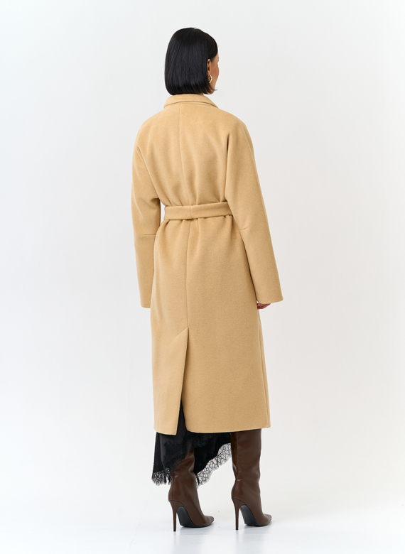 Женское пальто с поясом