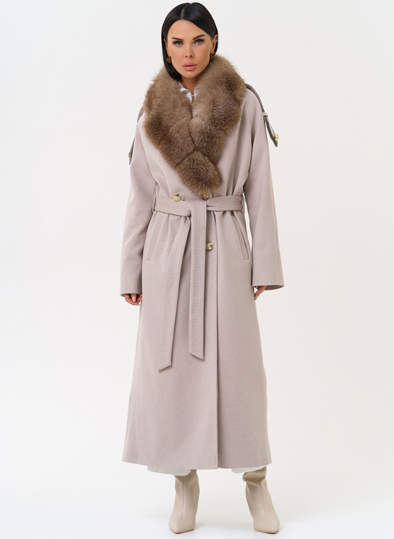 Утепленное женское пальто с английским воротником из меха фроста