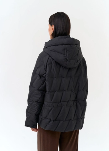 Женская куртка с капюшоном