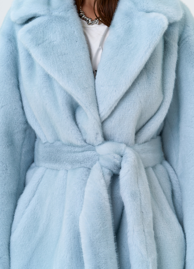 Женская шуба из эко меха в голубом цвете модель № 31246 универмаг малина