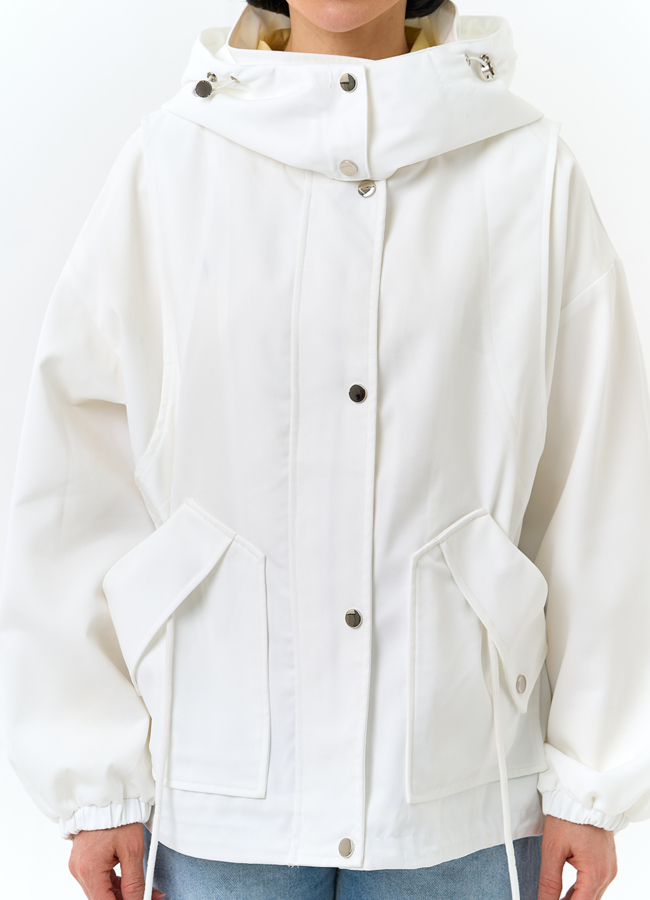 Женская куртка ветровка белого цвета модель № 32828 универмаг малина