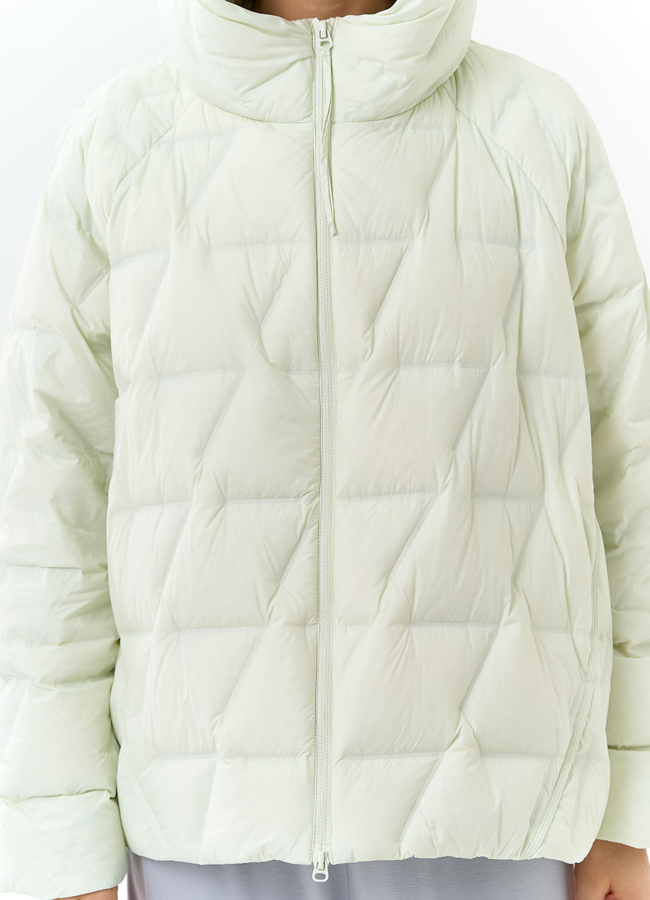 Женская куртка с капюшоном  модель № 32663 универмаг малина