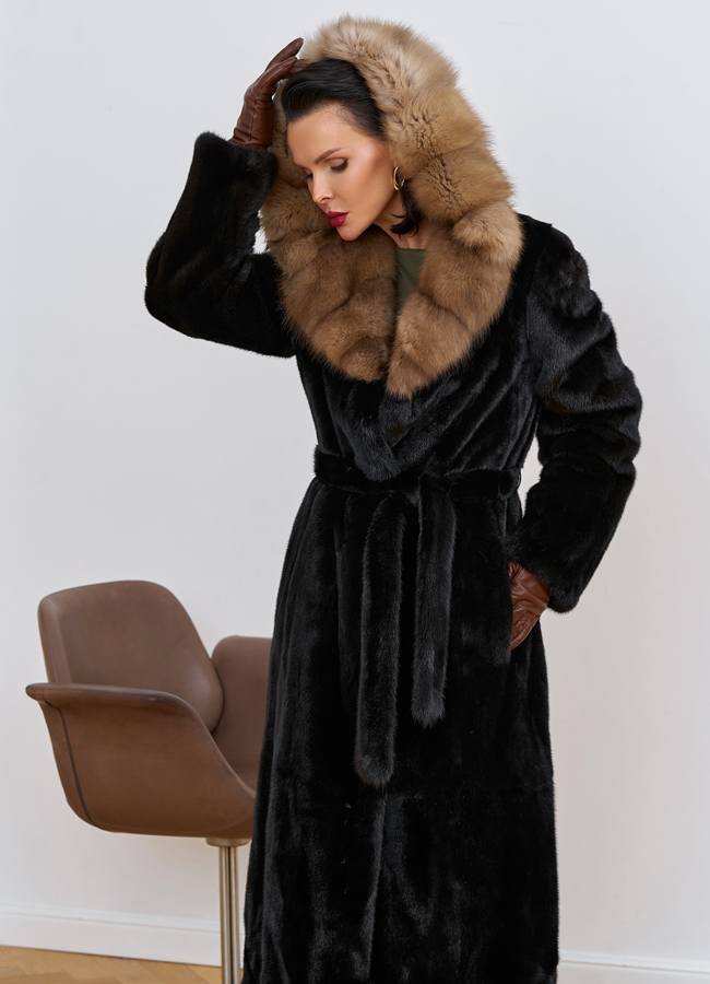 Шуба из меха норки с капюшоном из меха куницы модель № 30479 в рассрочку