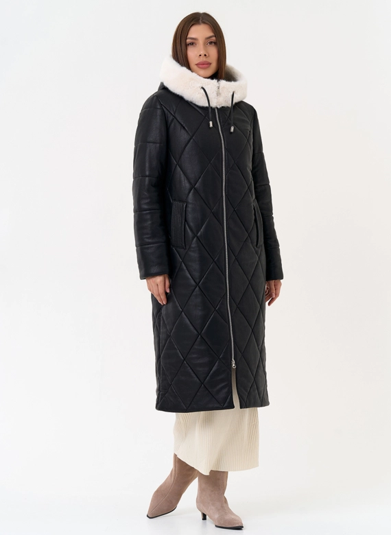Женское пальто из эко кожи с капюшоном