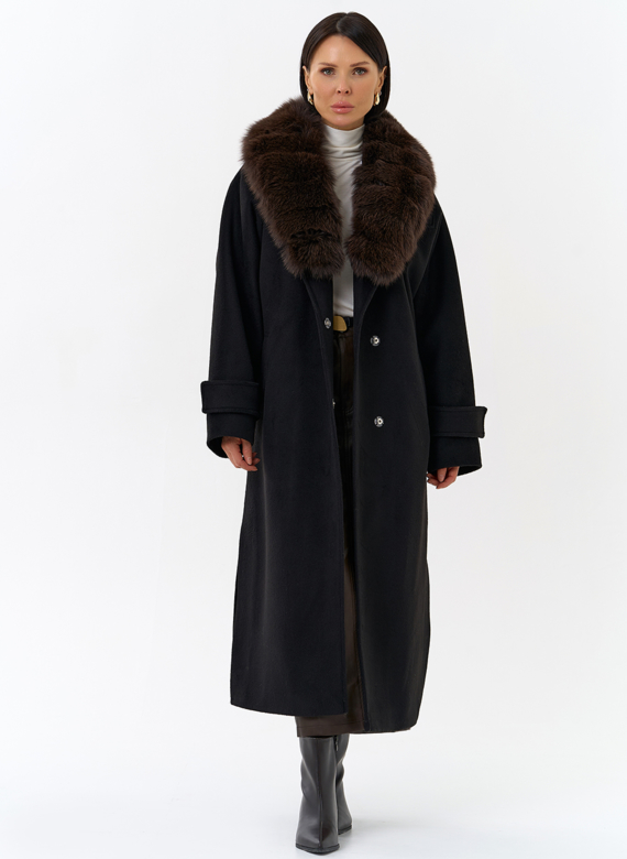 Женское утепленное пальто с отделкой из меха песца