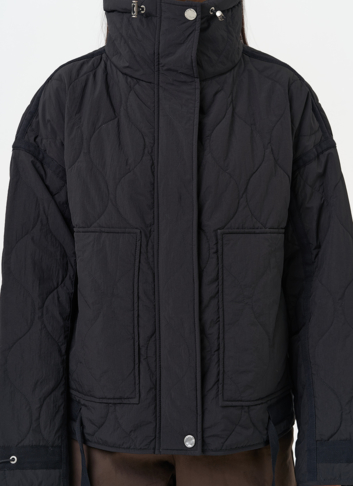 Короткая куртка с воротником стойкой