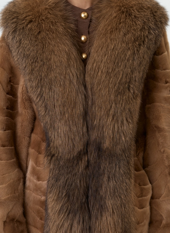 Шуба из норки с отделкой из меха лисы фото