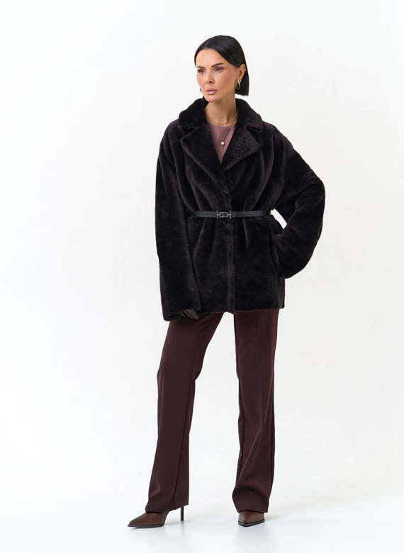 Женская дубленка с английским воротником фото