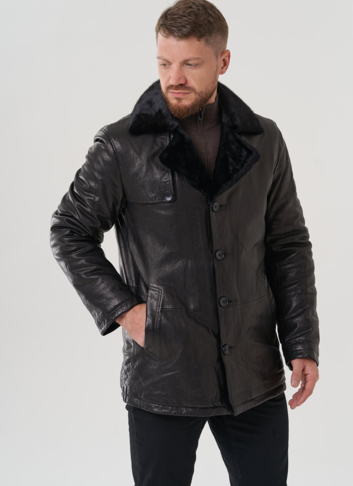 Мужская куртка из натуральной кожи черного цвета 