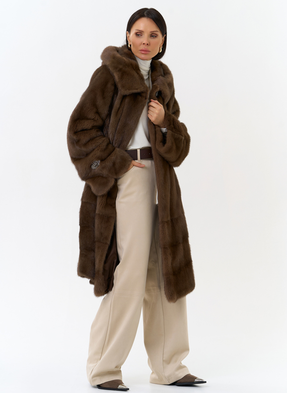 Шуба из меха норки с капюшоном