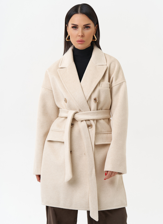 Женское укороченное пальто с поясом